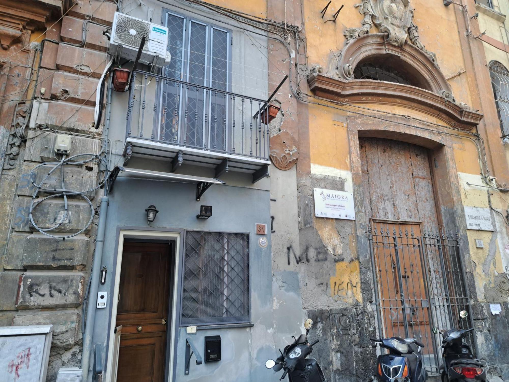 Stop Al Duomo Napoli Bagian luar foto